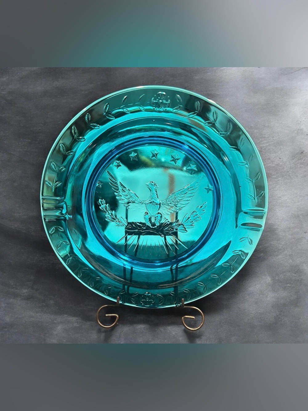 vintage MCM L.E. Smith turquoise blue glass eagle ashtray.
